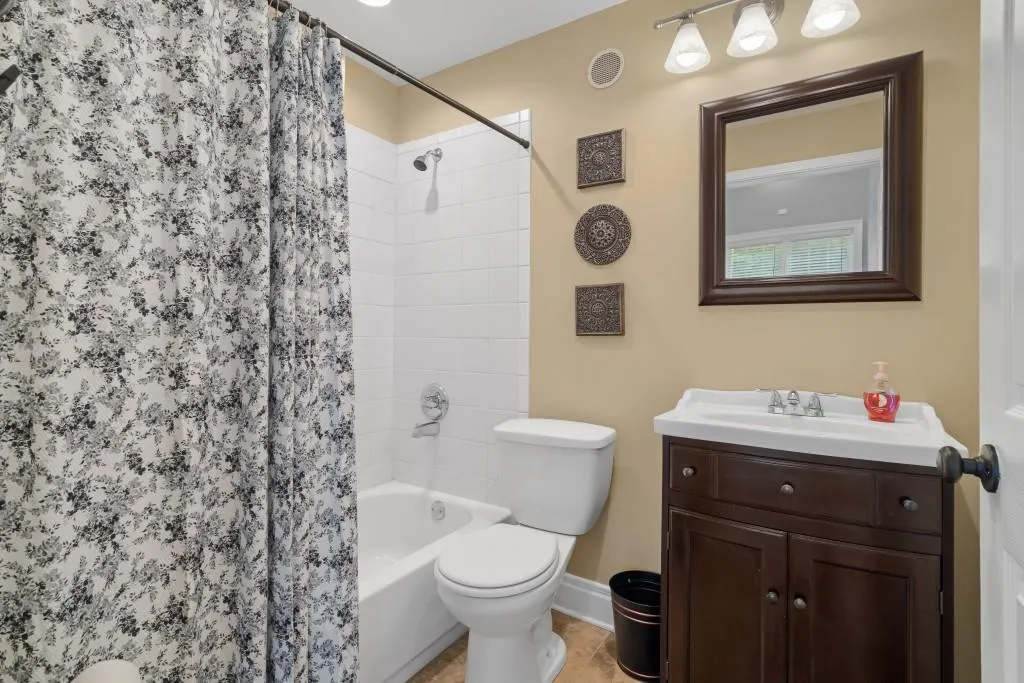 Dacula, Georgia 30019, United States, 5 Bedrooms Bedrooms, ,4 BathroomsBathrooms,Residential,Active,145245