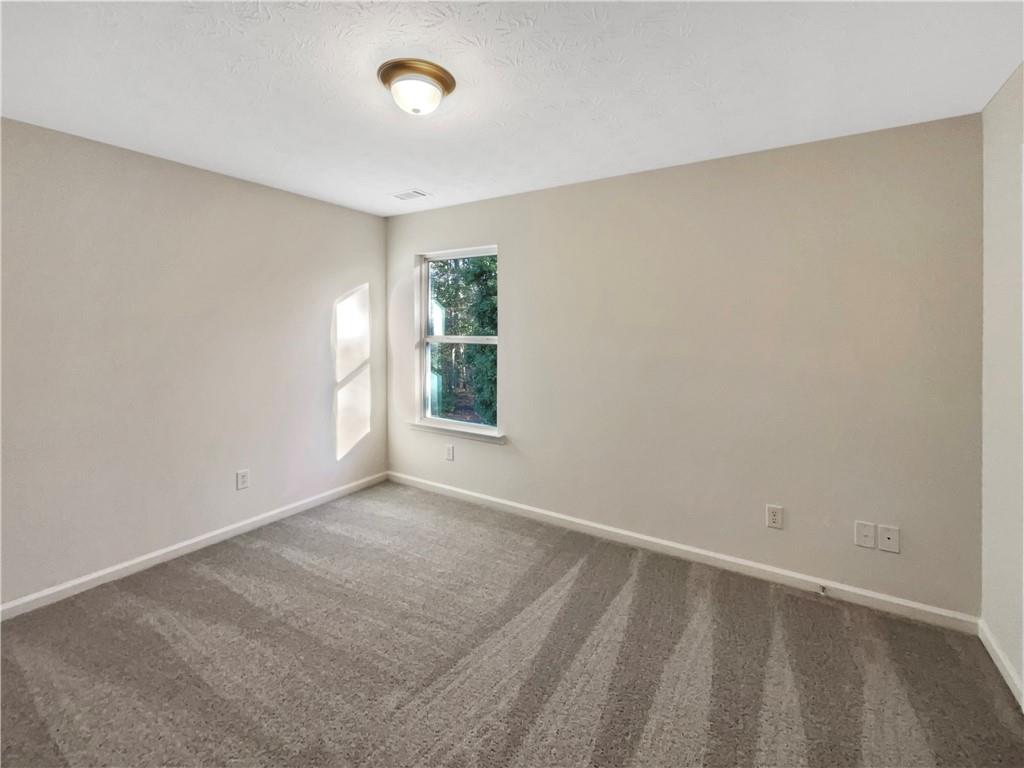 532 Hemlock Drive, Winder, Georgia image 6
