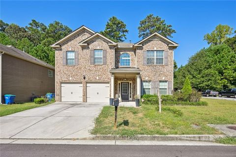 A home in Fairburn