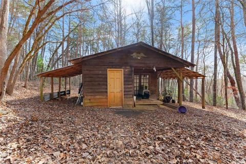 A home in Dahlonega