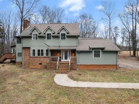 A home in Dahlonega