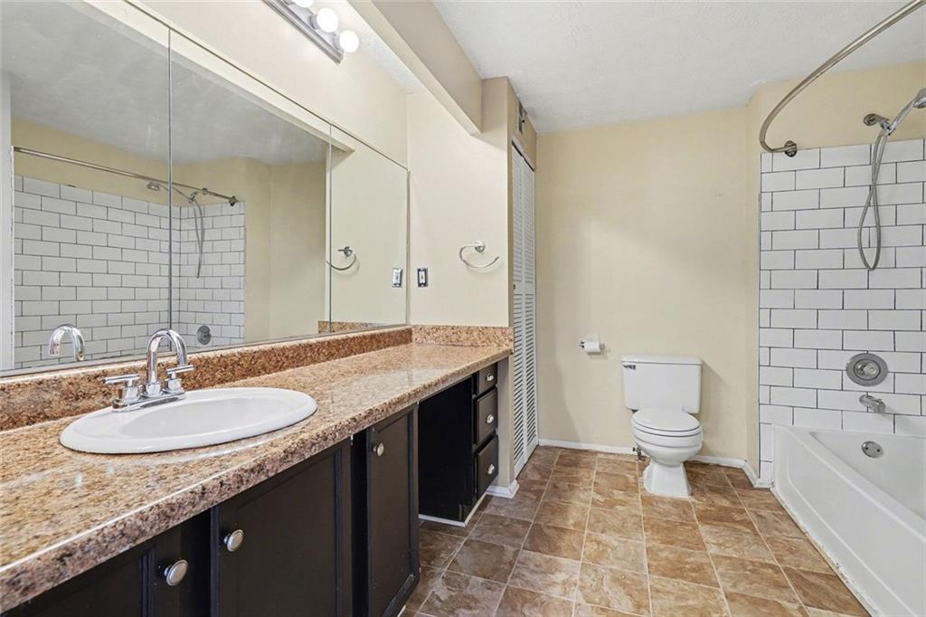 1325 Keys Lake Drive NE