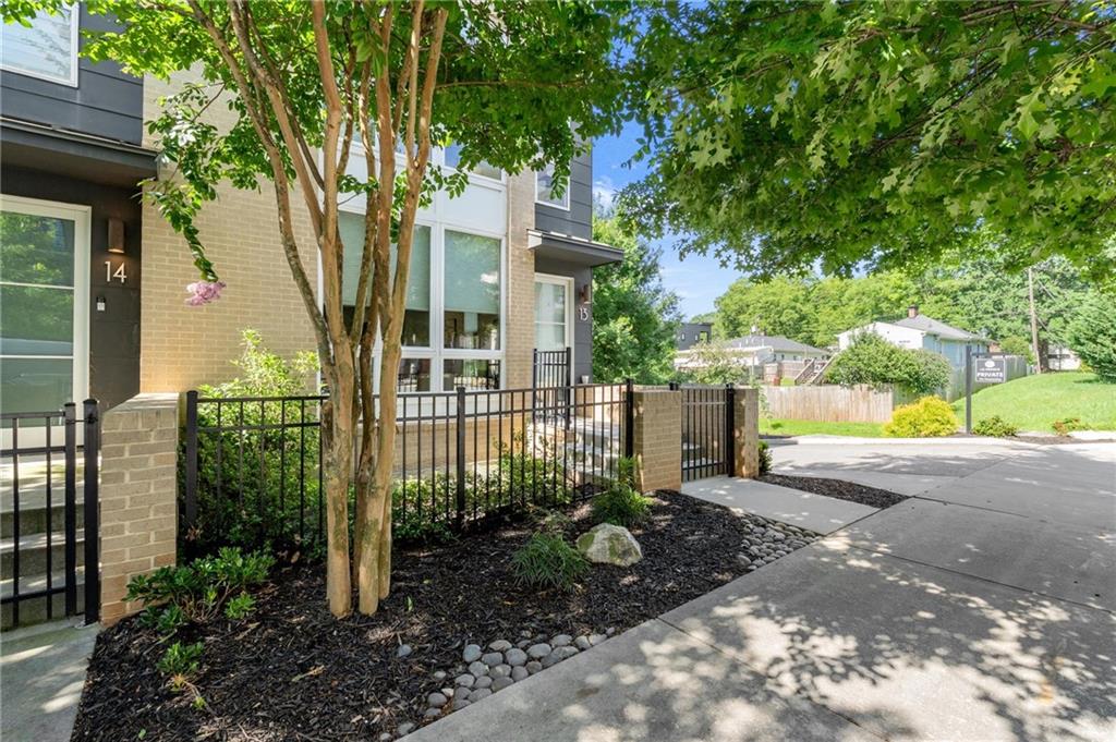 1463 La France Street NE 13