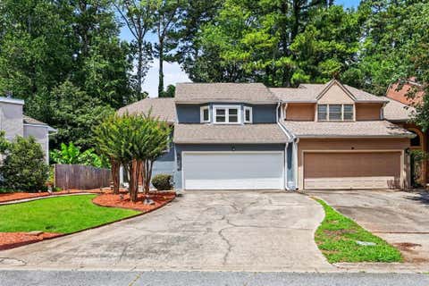 Townhouse For Sale - 1470 Briaroaks Trail<br/> Atlanta, GA 30329