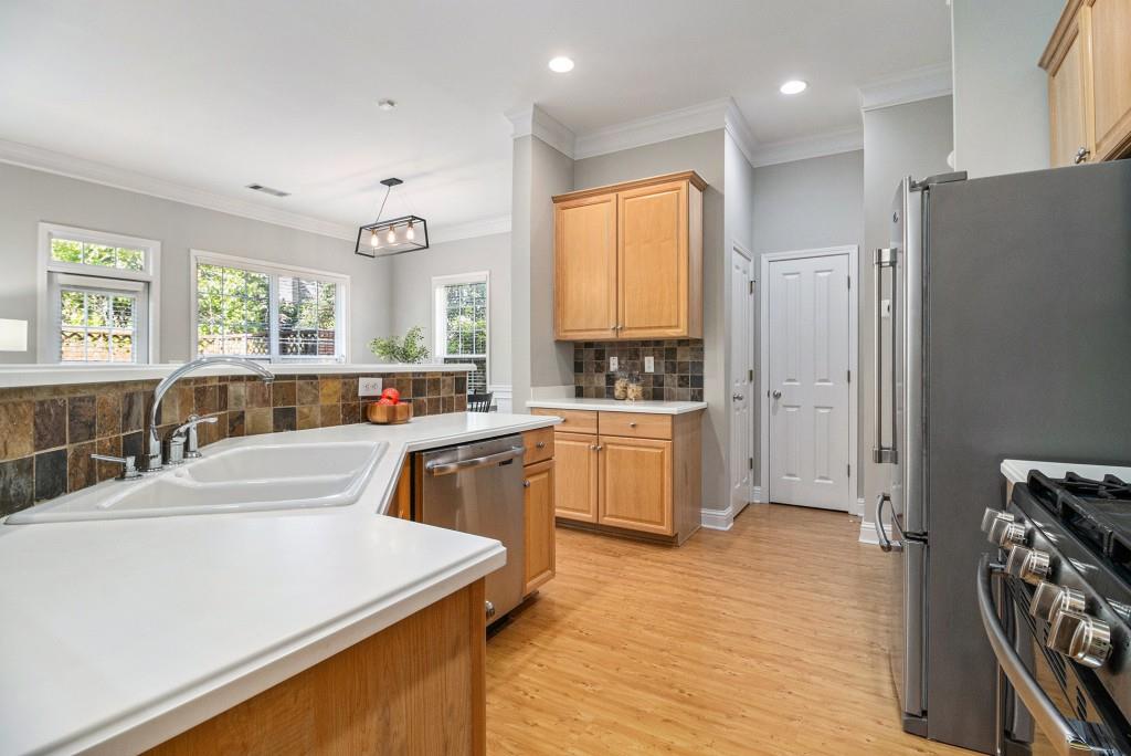 3499 Henderson Reserve