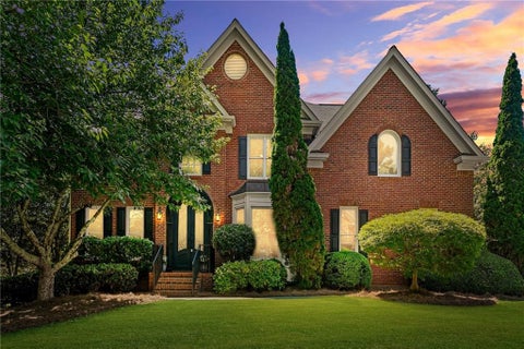 Homes For Sale - 200 York Town Circle<br/> Fulton County, Johns Creek, GA 30097