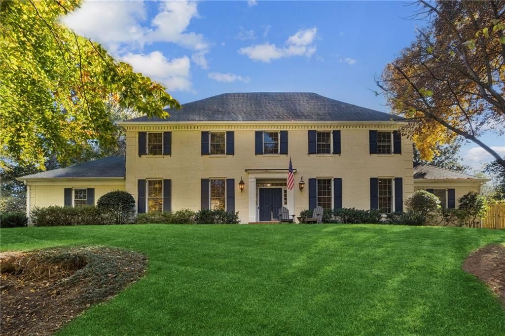 Photo of 2010 Rivermeade Way NW, Atlanta, GA 30327 (MLS # 7685595)