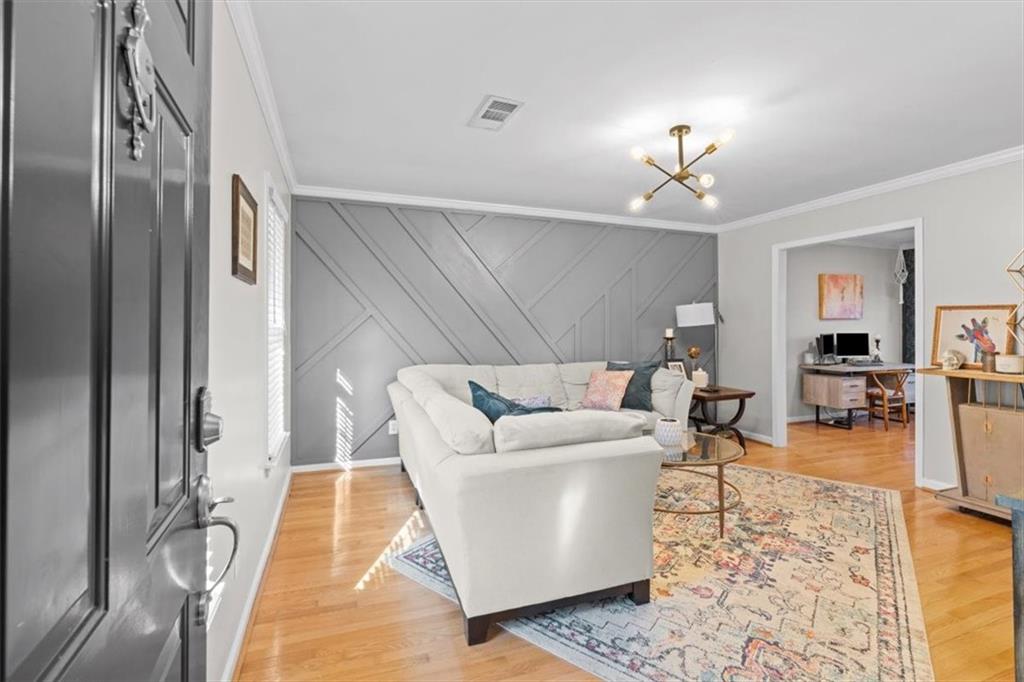 1101 Collier Road NW T5