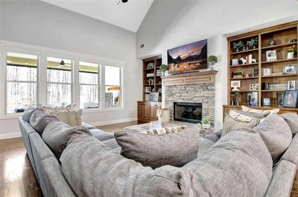 Sharpsburg, Georgia 30277, United States, 4 Bedrooms Bedrooms, ,5 BathroomsBathrooms,Residential,Active,118855