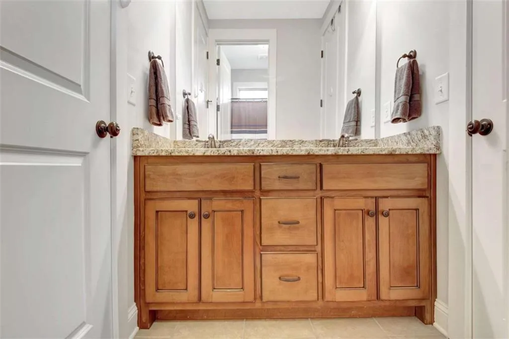 Sharpsburg, Georgia 30277, United States, 4 Bedrooms Bedrooms, ,5 BathroomsBathrooms,Residential,Active,118855