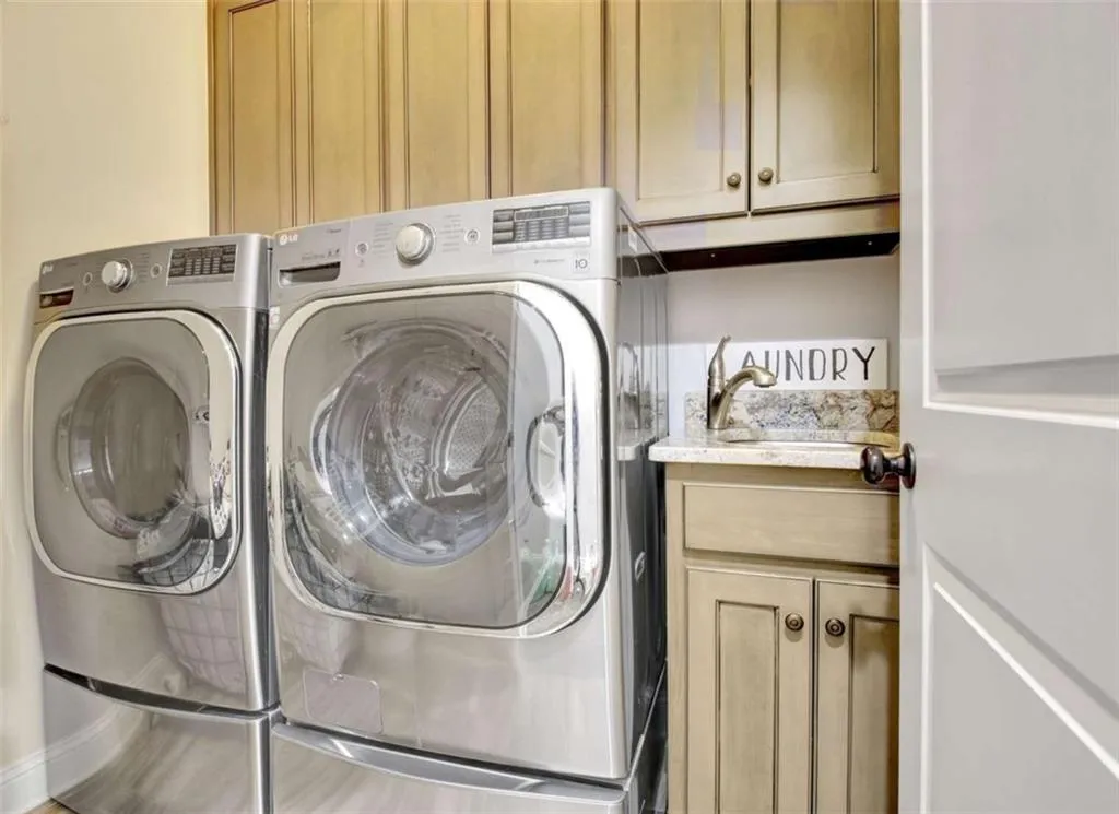 Sharpsburg, Georgia 30277, United States, 4 Bedrooms Bedrooms, ,5 BathroomsBathrooms,Residential,Active,118855