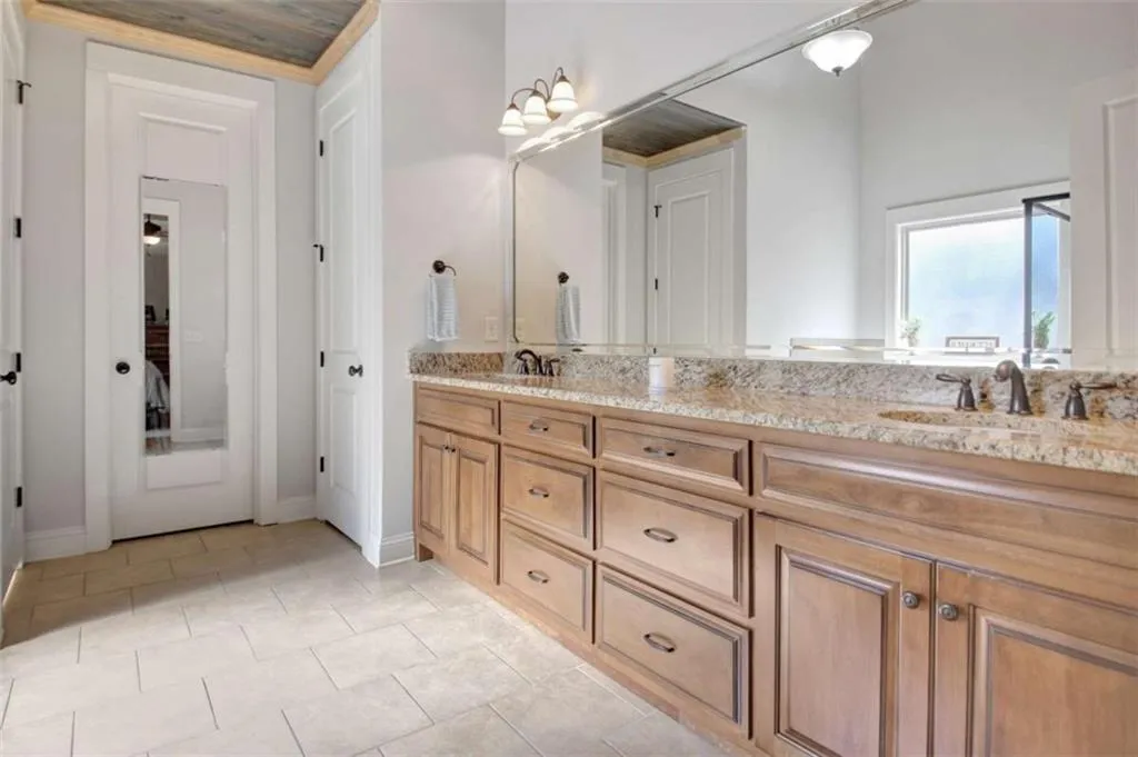 Sharpsburg, Georgia 30277, United States, 4 Bedrooms Bedrooms, ,5 BathroomsBathrooms,Residential,Active,118855