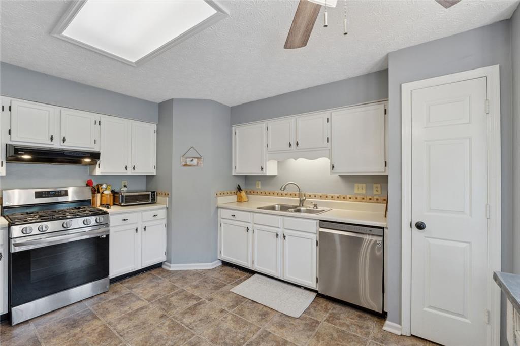 2099 Winsburg Way, Kennesaw, Georgia image 10