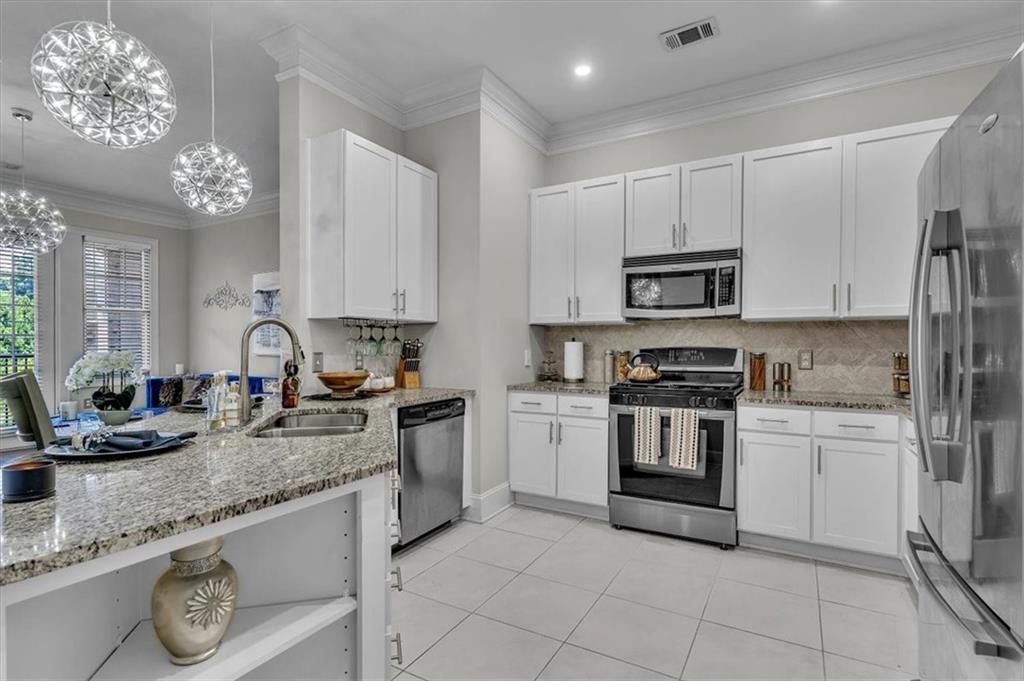 3621 Vinings Slope 2525