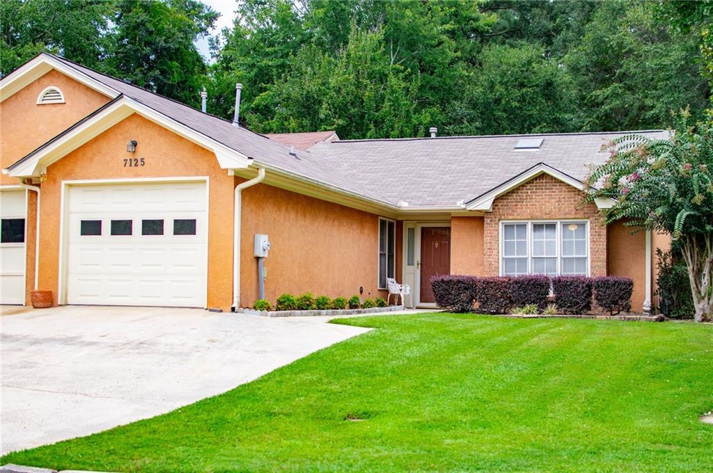 Looking for the perfect retirement home? Come see this 2 bedroom townhome with brick & stucco front located in the 55+ community of Union City. The eat-in kitchen is perfect for hosting family and friends. The lovely skylights throughout make it
a bright and cheerful home. The kitchen features tiled countertop a convenient pantry wood floors. You have your own 1 car garage and easy access to shopping, restaurants, and transportation. Close to the Interstate, Atlanta and the Hartsfield/Jackson Airport. Jack & Jill Bath with 2 separate vanities. **This townhouse is being sold AS IS.* Enjoy the features of an association that maintains the exterior and yard for you.