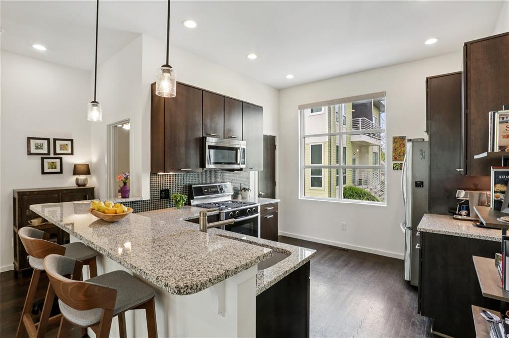 201 Howard Street SE 3