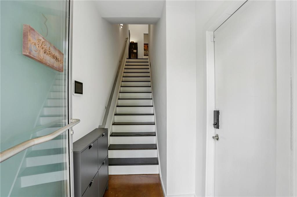 201 Howard Street SE 3