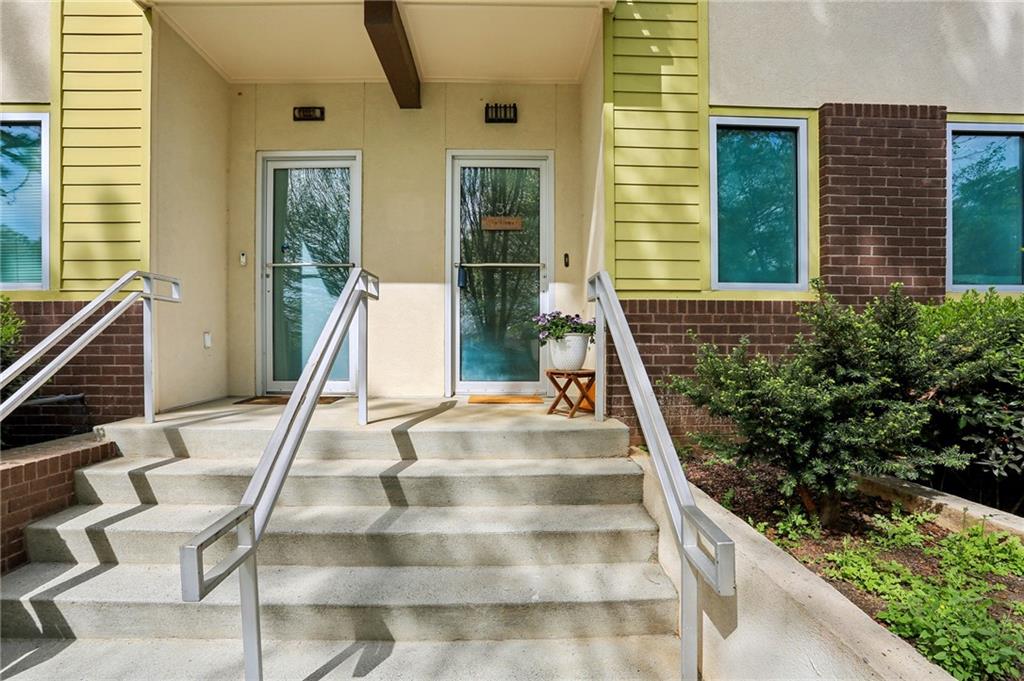 201 Howard Street SE 3