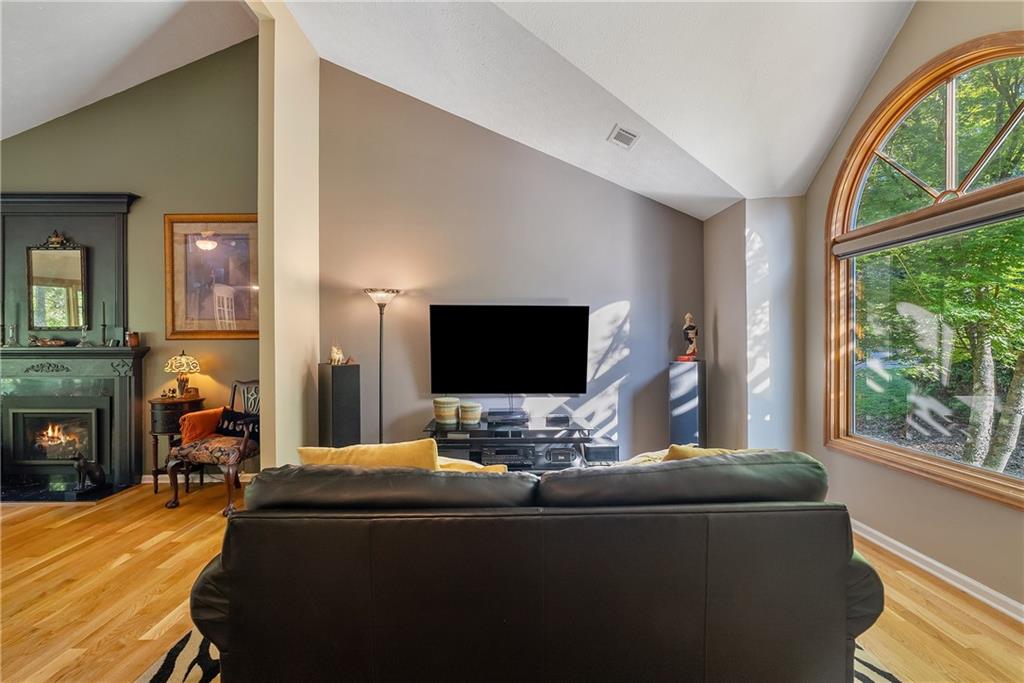 1270 Taylor Oaks Drive