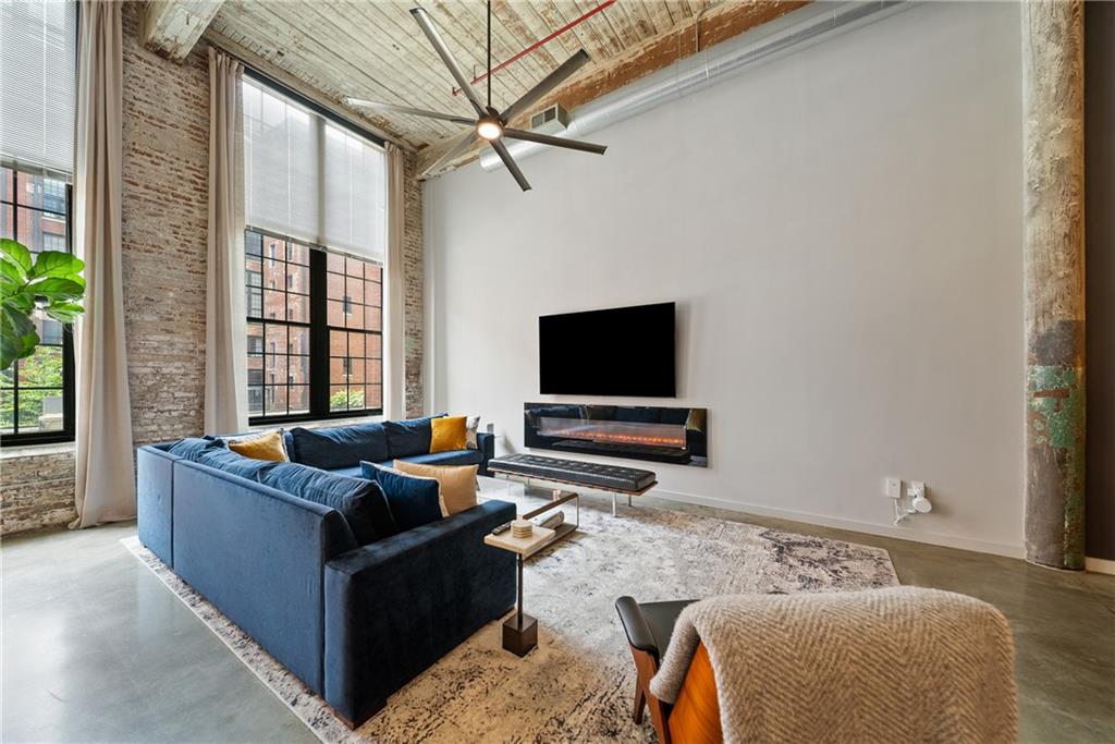 170 Boulevard SE E120