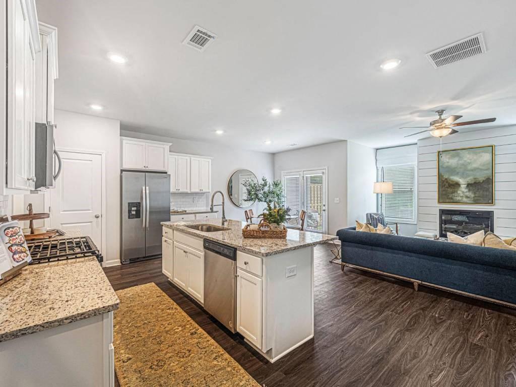 1585 Monfort Road Pinewood