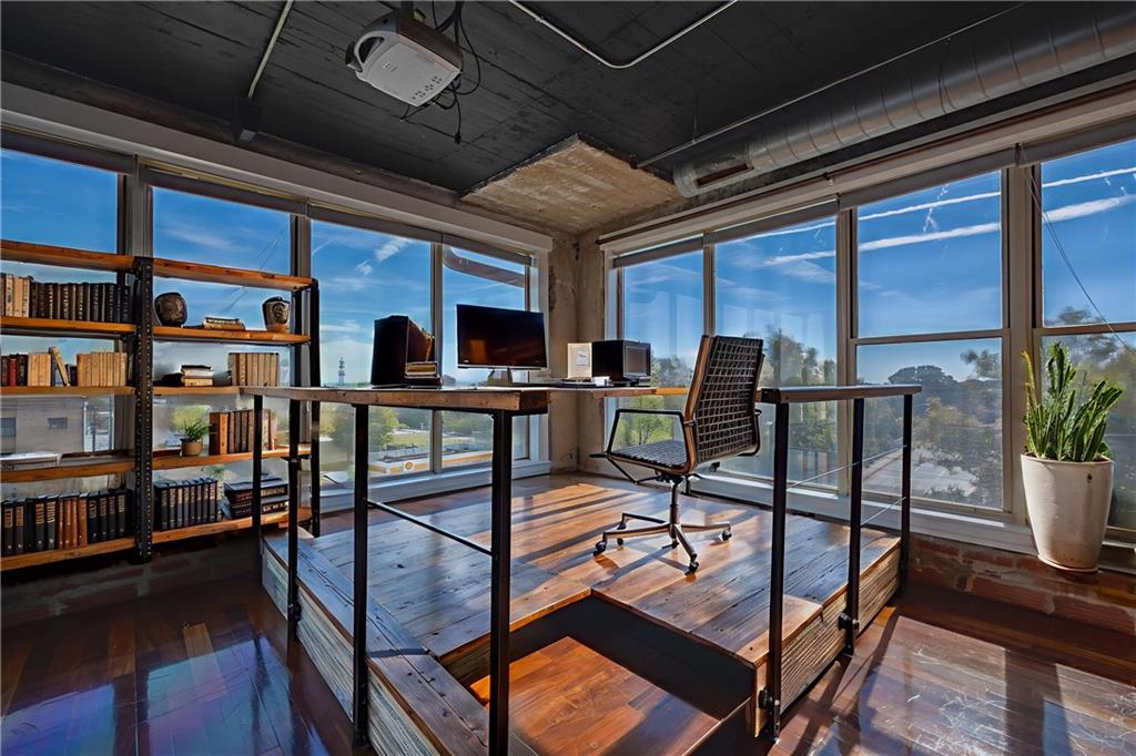 505 Whitehall Street SW 400