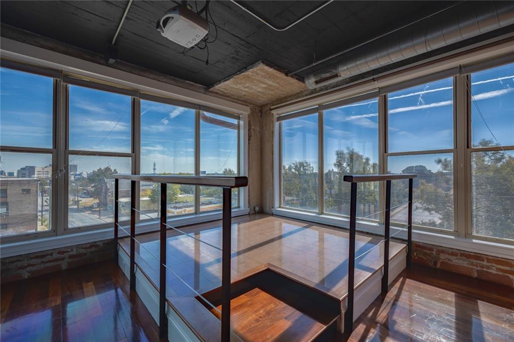 505 Whitehall Street SW 400