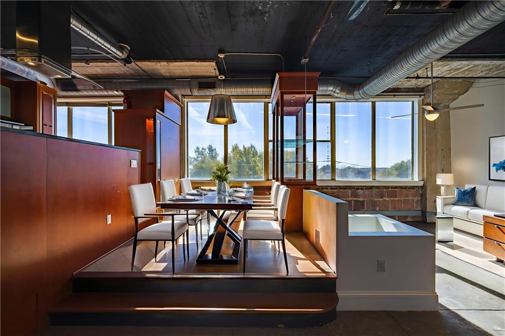 505 Whitehall Street SW 400