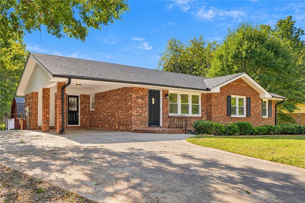 3085 Bobolink Drive