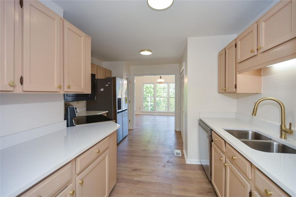 1666 Paddlewheel Drive, Marietta, Georgia image 13