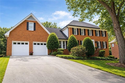 Homes For Sale - 2472 Chimney Top Lane<br/> Snellville, GA 30078