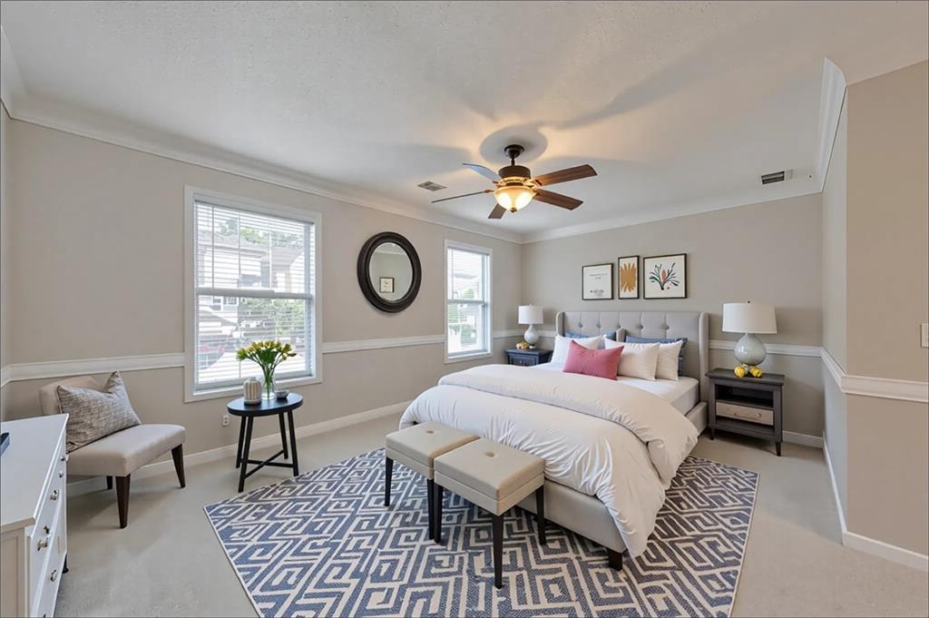 903 Edgewater Circle