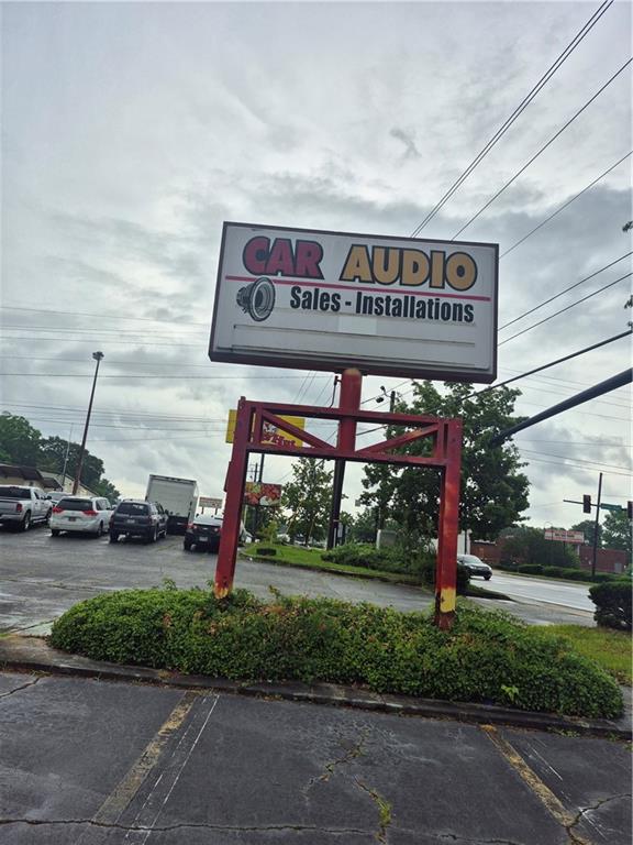 HUGE SIGNAGE SPACE AVAILABLE