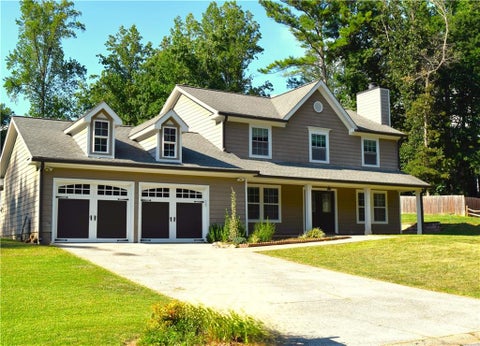 Homes For Sale - 2554 Red Barn Road<br/> Marietta, GA 30064