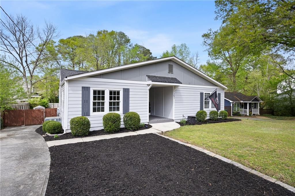 1251 Pierce Avenue, Smyrna, Georgia image 4