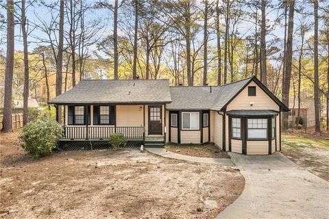 Homes For Sale - 1038 River Bend Court<br/> Clayton County, Riverdale, GA 30296