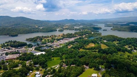 A home in Hiawassee