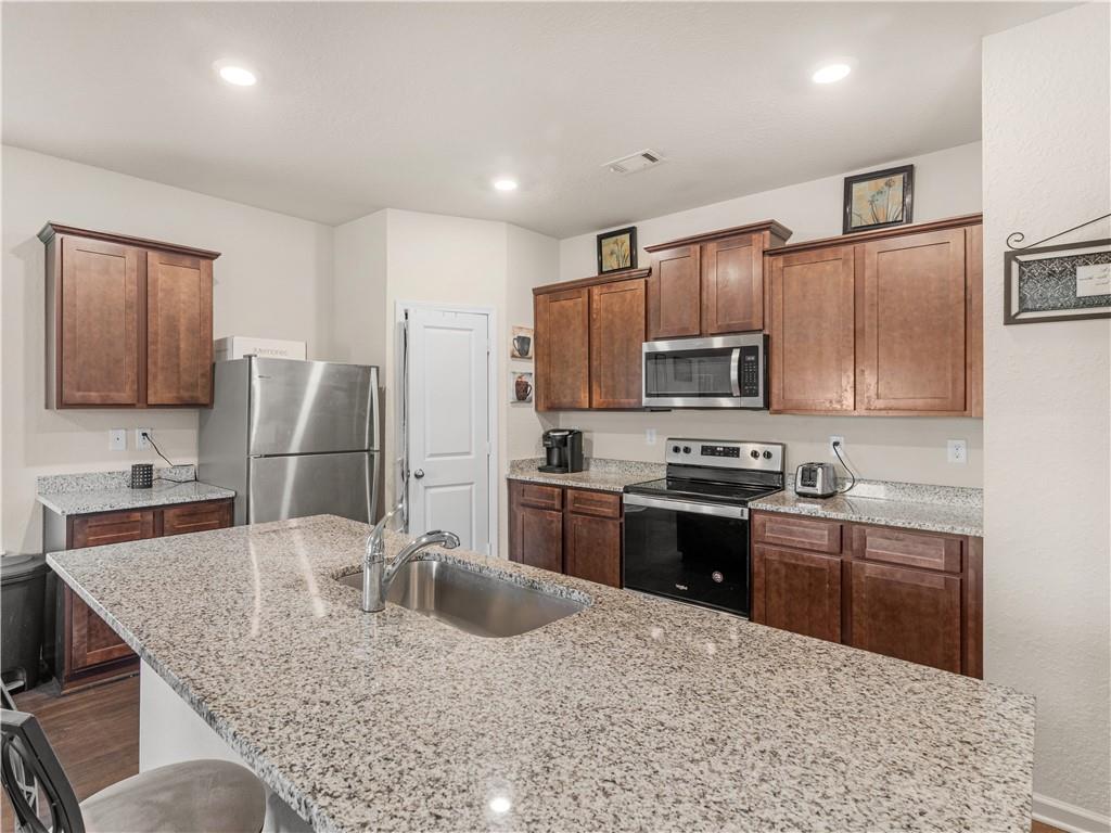 Saddle Ridge @ Annewekee Trail - Residential