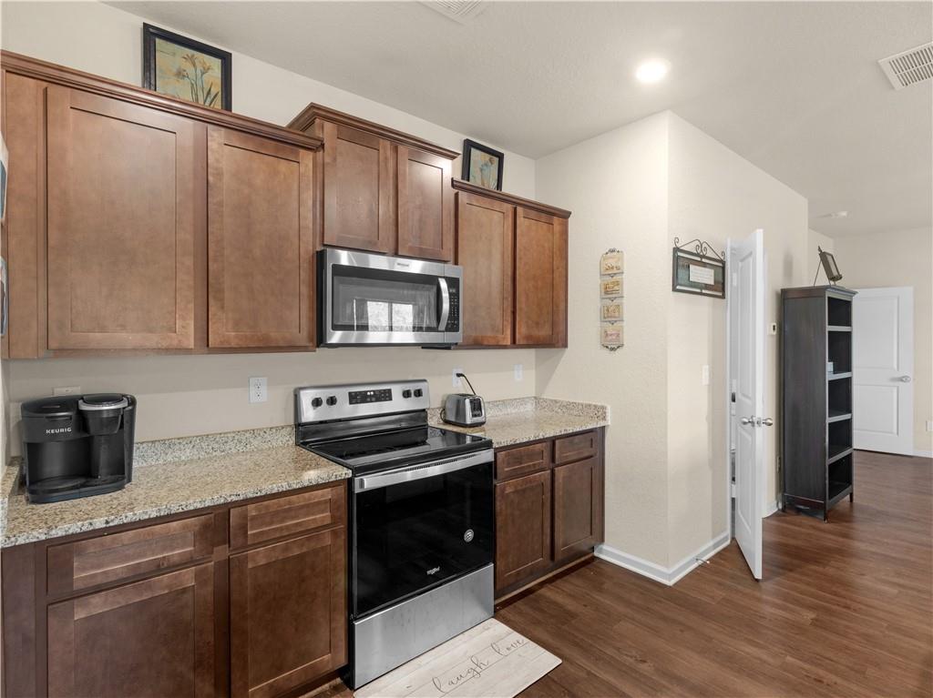 Saddle Ridge @ Annewekee Trail - Residential