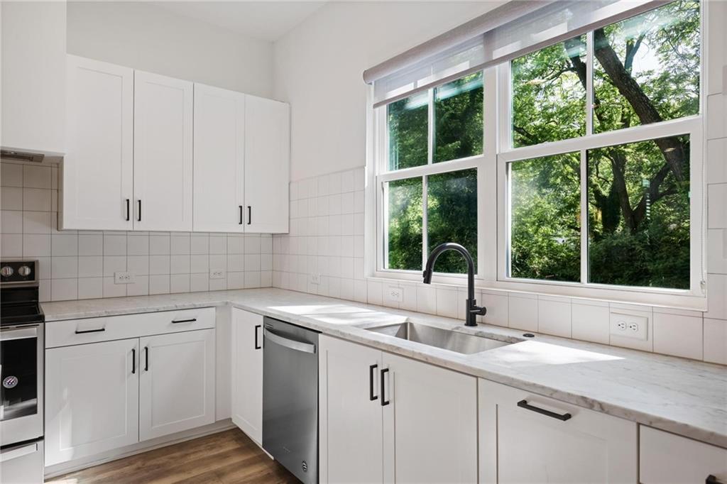 3 Becker Place NW
