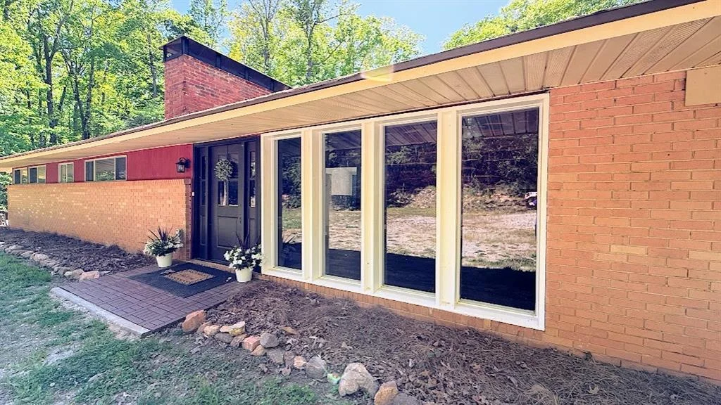 1121 Highway 27 N