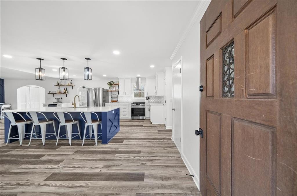 513 Rivercrest Drive