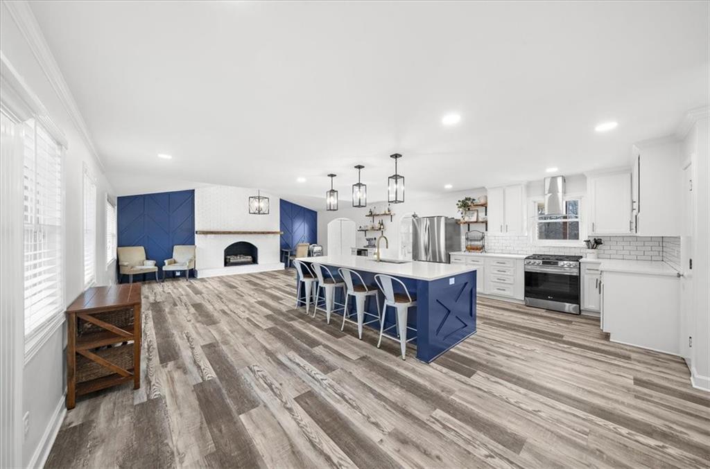 513 Rivercrest Drive