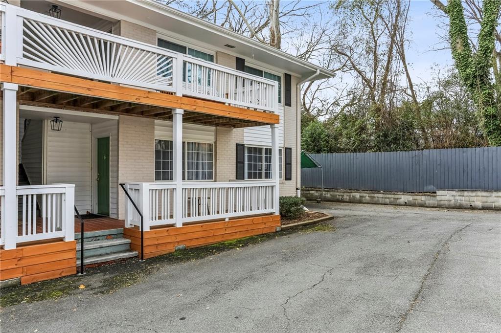 1988 Wellbourne Drive NE 6