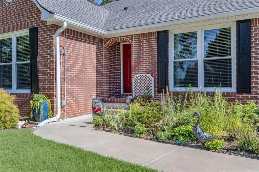 14 Meadowood Drive NW