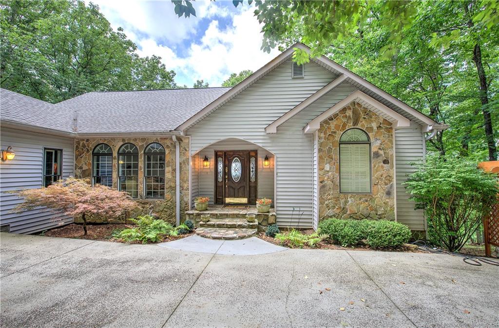300 Sassafras Mountain Trail