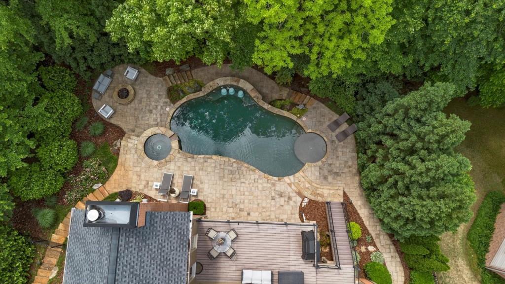 120 Burford Hollow