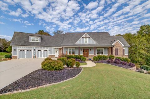 Homes For Sale - 617 Skyland Drive<br/> Hoschton, GA 30548