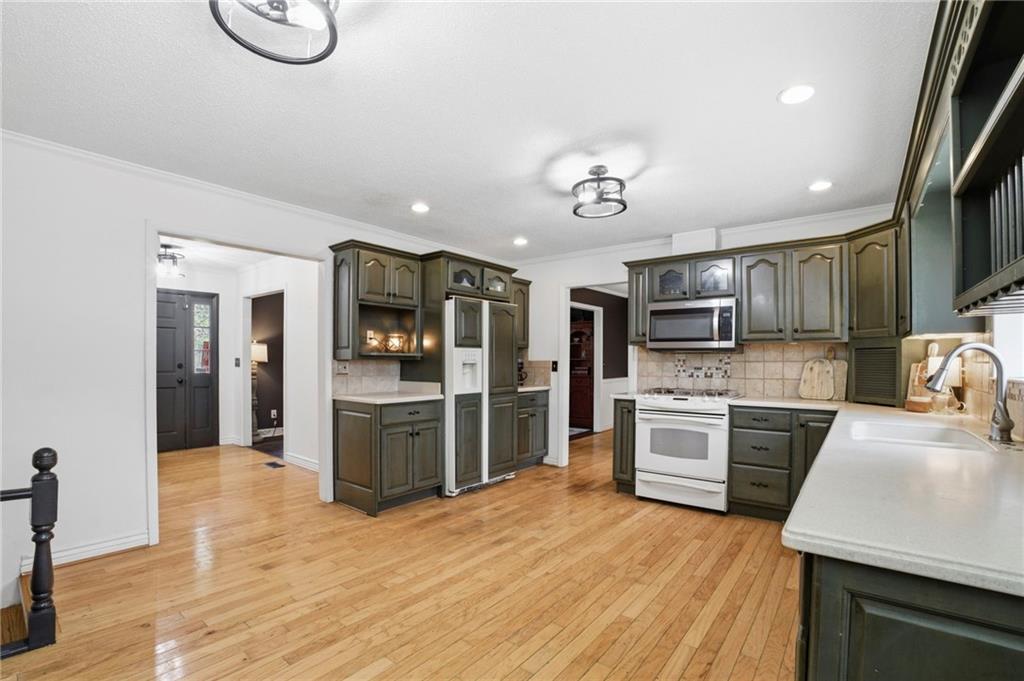 119 Rollingwood Circle NW