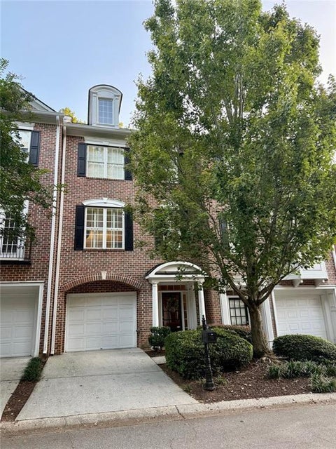 Townhouse For Sale - 1607 Waters Edge Trail<br/> Roswell, GA 30075